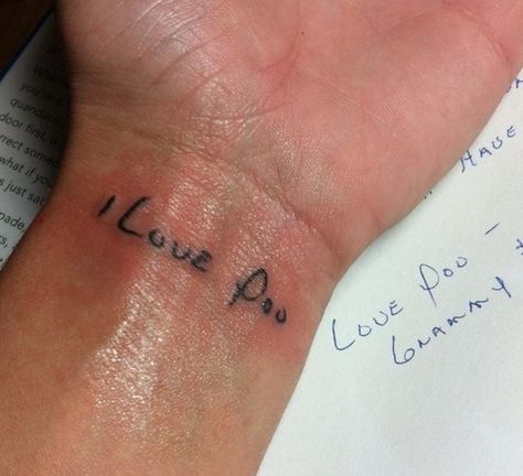 The person with the world’s kinkiest wrist: | 38 People Who Will Make You Feel Better About Your Life Choices No Ragrets Tattoo, Ugliest Tattoos, Horrible Tattoos, Worst Tattoos, Awkward Family Photos, Tattoo Fails, Just Ink, Bad Tattoos, Inked Magazine