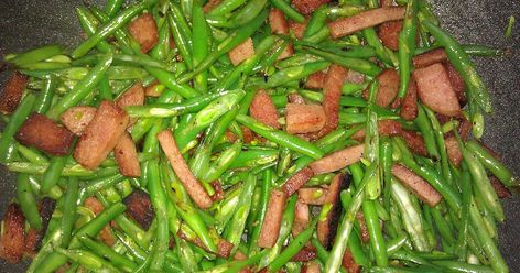 Dam! I could eat this for days. Grandma taught me how to cook this. She made it alot growing up with all her wonderful side dishes. No matt... Spam Recipes Dinners, Spam Recipes, String Beans, Hawaii Food, String Bean, Island Food, Green Bean Recipes, Hawaiian Food, Frugal Meals