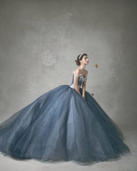 Royal Ball Gown Aesthetic, Debut Gowns 18th Elegant, Zac Posen Wedding Dress, Royal Ball Gown, Gown Aesthetic, Purple Ball Gown, Debut Gowns, Debut Dresses, Corset Fashion Outfits