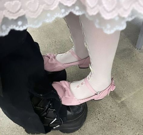 Saccharine Aesthetic, Black And Pink Couple Aesthetic, Snk Cosplay, Opposites Attract, Couple Aesthetic, Pink And Black, Couple Pictures, Danganronpa, Girly Things