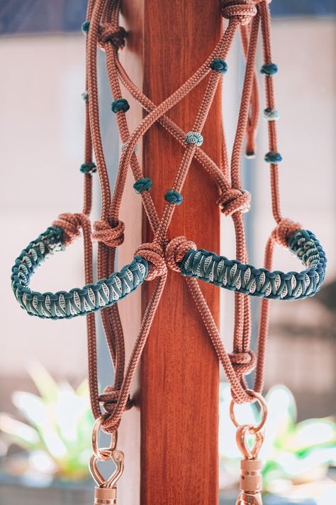 Paracord Halter, Diy Horse Stuff, Paracord Designs, Teal And Light Blue, Paper Art Tutorial, Pony Tack, Horse Tack Rooms, Western Things, Bitless Bridle