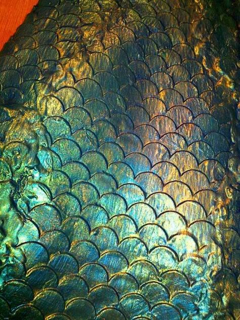 Iridescent mermaid tail scales Merfolk Pirate, Crochette Ideas, Abject Art, Mermaid Tail Aesthetic, Gold Mermaid Tail, Green Mermaid Tail, Iridescent Mermaid, Silicone Mermaid Tails, Blue Tail