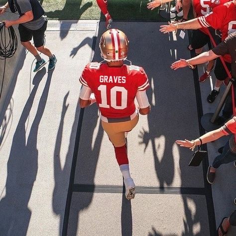 Aiden Graves, Mariana Zapata Aesthetic, Nfl Wives, Football America, James Richards, Me Aesthetic, 49ers Players, Nfl Football 49ers, Jimmy Garoppolo