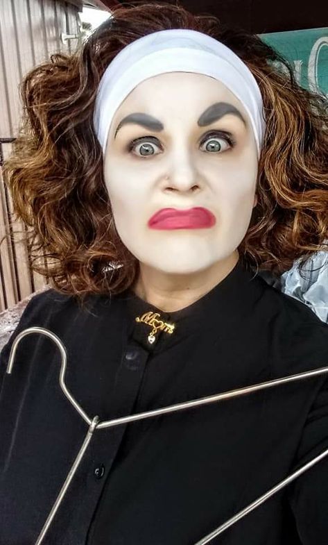 Mommie Dearest Costume, Mommy Dearest Costume, Famous Moms Party, Iconic Moms Costumes, 80s Mom Outfit, Mom Prom, Mommie Dearest, Dear Costume, Makeup Effects