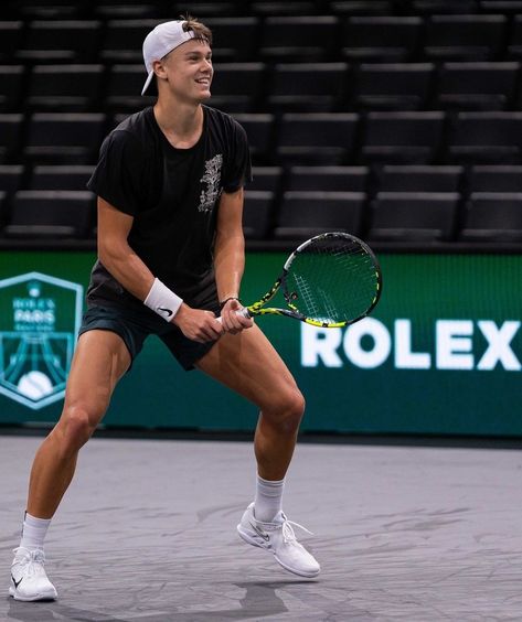 Holger Rune, Break Point, Jannik Sinner, Tennis Photos, Male Fitness, Tennis Life, Tennis Outfit, Good Sentences, Aesthetic Boys