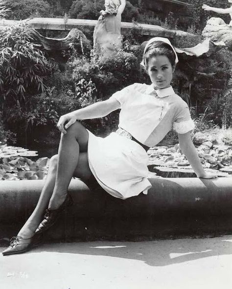 Shirley Anne Field, Nurse Vintage, Black And White Photograph, Anne Shirley, Retro Photo, British Actresses, Batwoman, Charlize Theron, Iconic Movies