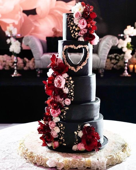 Black And Pink Cake, Valentines Wedding Cake, Pink Rose Wedding Cake, Pink Black Weddings, Baby Pink Wedding, Pastel Pink Weddings, Fancy Wedding Cakes, Black Red Wedding, Winter Wedding Color Palette