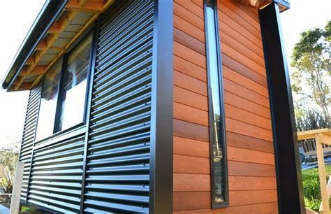 vertical cladding mixed timber colorbond - Ecosia - Images Shed Cladding Ideas Exterior, Metal Cladding House, Corrugated Cladding, Black Cladding, Weatherboard House, Corrugated Iron, Exterior Wall Cladding, Steel Cladding, Tiny House Exterior