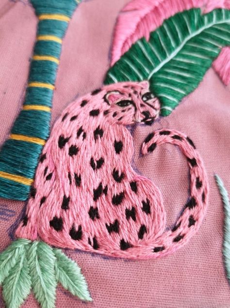 Animal Print Embroidery, Leopard Embroidery, Linen Style Fashion, Clothes Embroidery Diy, Textile Art Embroidery, Animal Embroidery Designs, Folk Embroidery, Creative Embroidery, Embroidery On Clothes