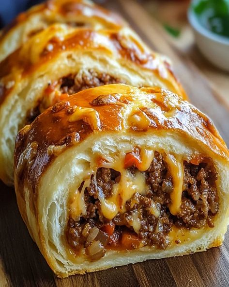 Cheesy Ground Beef Stuffed Bread Roll: A Comforting and Delicious Recipe Tasty Ground Beef Recipes, Cheesy Ground Beef, Minced Beef Recipes, Stromboli Recipe, Stuffed Bread, Beef Roll, Bread Roll, Tasty Recipe, Beef Recipes Easy