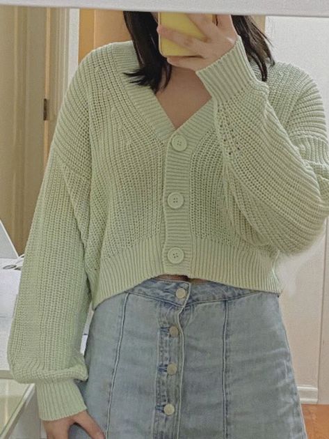 Outfits With Green Sweaters, Cute Sweater Outfits Aesthetic, Green Knitted Sweater Outfit, Cute Green Outfits Aesthetic, Mint Green Cardigan Outfit, Mint Green Aesthetic Outfit, Green Cottagecore Outfit, Knitted Clothes Aesthetic, Mint Cardigan Outfit