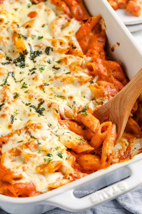 This Pasta Bake uses marinara sauce mixed with spices, mozzarella & pasta to create a quick dish that the whole family will love! Baked Tomato Pasta Recipes, Marinara Pasta Dishes, Pasta With Marinara Sauce Recipes, Baked Marinara Pasta, Pasta Recipes With Mozzarella Cheese, Mozzarella Recipes Pasta, Baked Mozzarella Pasta, Creamy Marinara Pasta, Baked Tomato Pasta