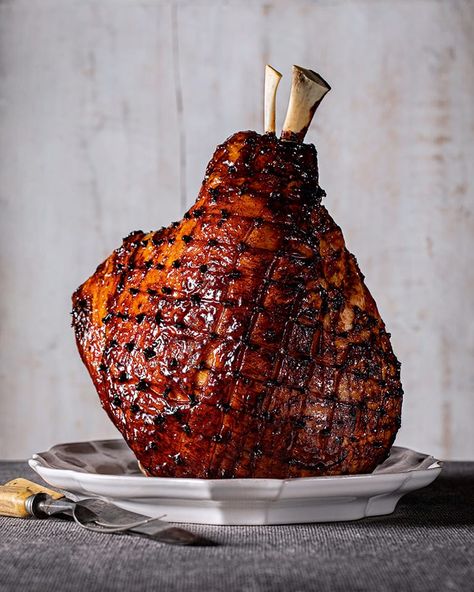 Xmas Ham, Christmas Roast Recipes, Roast Ham, Gammon Recipes, Christmas Ham Recipes, Whole Ham, Christmas Roast, Roasted Ham, Holiday Ham