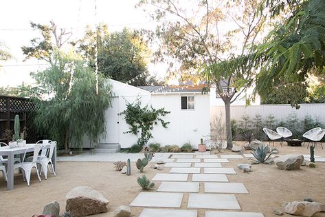 Desert Backyard, Outdoor Glider, Outdoor Remodel, Backyard Pergola, Landscape Designs, Backyard Inspiration, Backyard Inspo, Desert Landscaping, Small Backyard Landscaping