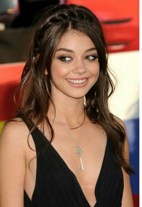 Sarah Hyland Massie Block, Braids Prom, Haley Modern Family, Modern Family Haley, Under Braids, Hairstyle For Prom, Halo Braid, Tree Braids, Braided Prom Hair