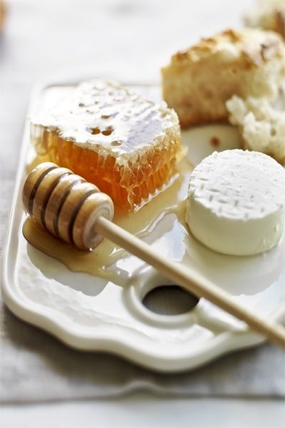 Honey Benefits, Wine Cheese, Cheese Platters, Cheese Plate, Beautiful Food, Food Photo, Party Food, Cheddar, Feta