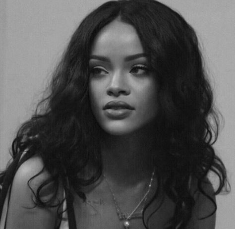 #rihanna #fashion #fentybeauty #mood #aestheticedits #goodvibes #fenty Rihanna Iconic Photos, Rihanna Riri, Black And White Photo Wall, Black And White Picture Wall, Gray Aesthetic, Rihanna Fenty, Psalm 23, Black And White Aesthetic, Black N White