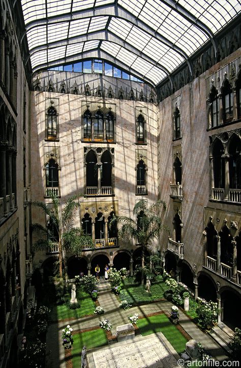 Italian Museum, Museum Courtyard, Boston Architecture, Isabella Stewart Gardner Museum, Isabella Stewart Gardner, Gardner Museum, Setting Inspiration, Living In Boston, Empty Frames