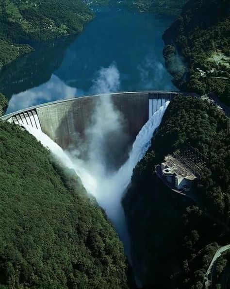 Hydroelectric Dam, Water Dam, Civil Engineering Design, Hydro Electric, Amazing Race, Switzerland Travel, Water Design, Central Europe, Civil Engineering