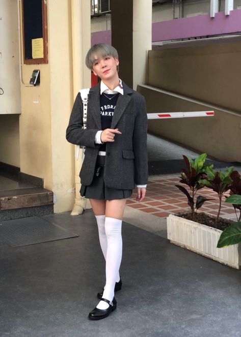 School Uniform Men, Outfit Ideas For School Uniform, Outfit Ideas Boys, Queer Fashion Feminine, Femboy Outfits Ideas Male, Queer Outfits, Queer Clothes, Genderqueer Fashion, Boys In Skirts