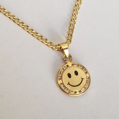 Smiley Face Jewelry, Emoji Jewelry, Unique Gold Wedding Rings, Emoji Happy, Sending Kisses, Kid Pendant, Smiley Happy, Love Smiley, Happy Smiley Face