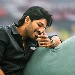 New Indian Movies, Ala Vaikunthapurramuloo, Bunny Pics, Allu Arjun Wallpapers, Dj Movie, Allu Arjun Images, Allu Arjun Hairstyle, Ganesha Drawing, Pawan Kalyan