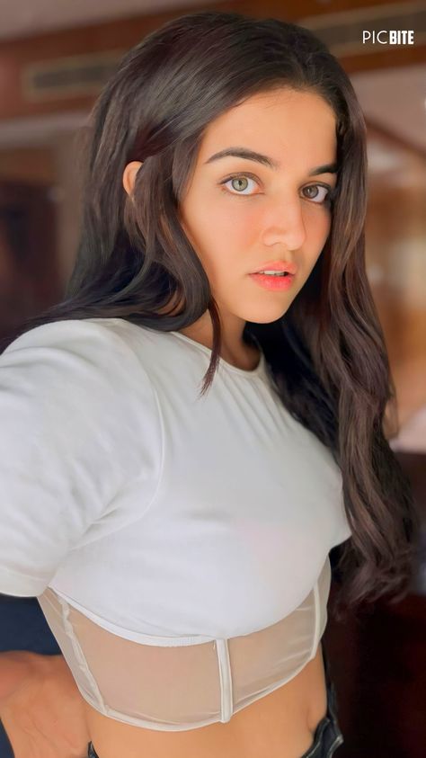 Wamiqa Gabbi Hot, Waqima Gabbi, Tripti Dimri, Kinza Hashmi, Wamiqa Gabbi, Samantha Photos, Girl Crush Fashion, Desi Girl, Korean Girl Fashion