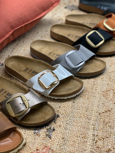 Birkenstock Siena, Birkenstock Slippers, Madrid Big Buckle, Birkenstock Madrid Big Buckle, Birkenstock Sandals Women, Dark Academia Outfits, Birkenstock Outfit, Crocs Fashion, Shoe Wishlist