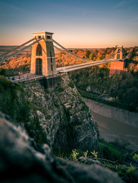 Clifton Suspension Bridge, Clifton Bridge, Bristol Bridge, Seagull Painting, Gcse Photography, Waterloo Bridge, Bridge Painting, Bristol Uk, Best Of British