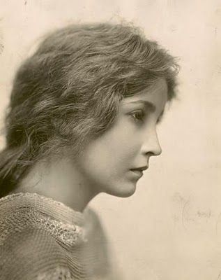 Bessie Love (real name: Juanita Horton, born in Midland, Texas, and given her stage name by D.W. Griffith), silent film star, ca. 1910-1920 Bessie Love, Edward Weston, Louise Brooks, Silent Film Stars, Film Star, Minimalist Photography, Ansel Adams, Angel Face, Vintage Portraits