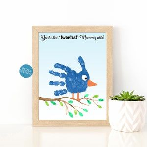 Handprint Art Kids, Mothers Day Crafts Preschool, Craft Handprint, Handprint Keepsake, Diy Mother's Day, Baby Art Projects, Footprint Crafts, Toddler Arts And Crafts, Handprint Craft