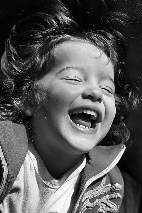 Portrait Laughing, Boy Reference, Baby Face Drawing, Smile Drawing, Dental Photography, Happy Emotions, Laughing Face, Expressions Photography, Baby Smile