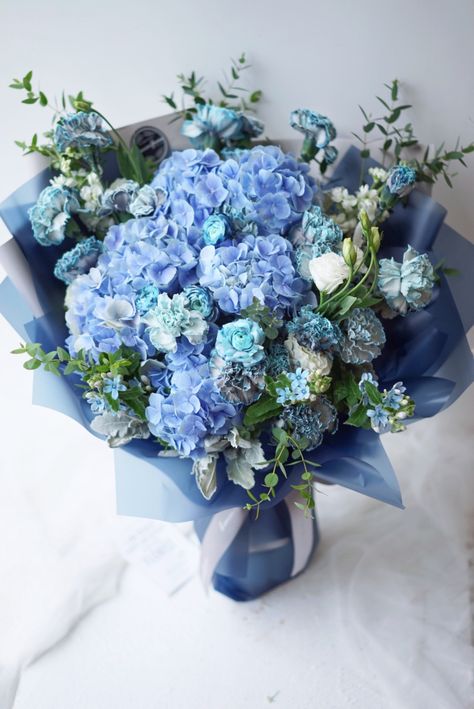 Blue Bell Flowers Bouquets, Blue Flowers Aesthetic Bouquet, Blue Flowers Bouquet, Birthday Flowers Bouquet, Luxury Flower Bouquets, Blue Bell Flowers, Boquette Flowers, Flower Gift Ideas, Flower Meanings