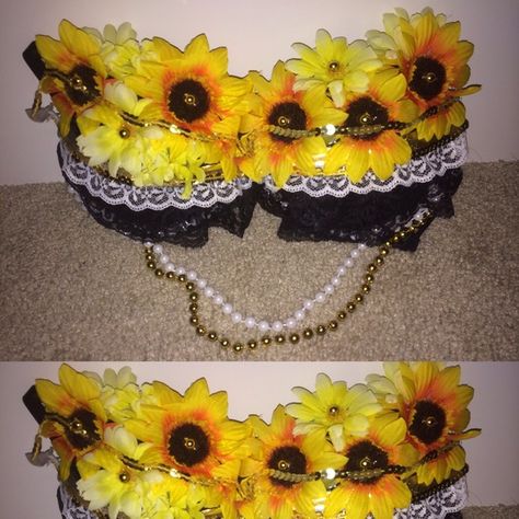 Sunflower rave bra Perfect for raves and festivals, this pretty bra is decorated with sunflowers, sequins, lace, and gold glitter along with a chain to make you stand out! Intimates & Sleepwear Bras Rave Bras, Pretty Bra, Pretty Bras, Rave Bra, Sunflower Decor, Rave Outfits, Festival Bra, Gold Glitter, Sunflower