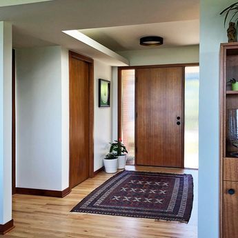 Entry Mid Century Modern, Ranch House Front Door Ideas, 1960 Front Door, Mid Century Modern Front Door Entrance, Mcm Interior Doors, Mid Century Modern Doors Interior, Mcm Trim, Mcm Stairs, Midcentury Modern Window