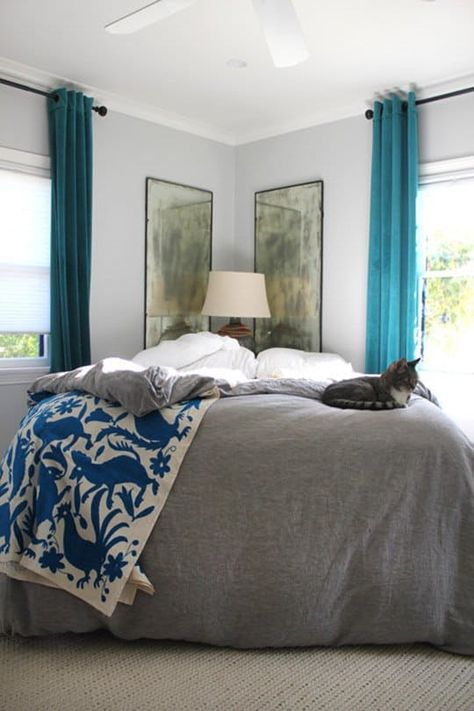 Apartment Therapy shares bed placement ideas that make the most of every bedroom layout, and maximize space regardless of room shape and size. Bed Placement Ideas, Corner Bed Ideas, Spanish Style Bedroom, Bed Placement, Bedroom Furniture Layout, Farmhouse Style Bedrooms, Bed In Corner, Bedroom Layout, Mediterranean Home Decor