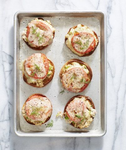 We Gave the Classic Tuna Melt a Makeover—And the Results Are Delicious | Get the recipe for Sheet Pan English Muffin Tuna Melts. Classic Tuna Melt, Melts Recipes, Tuna Melt Recipe, English Muffin Recipes, Healthy Afternoon Snacks, Easy Sheet Pan Dinners, Melt Recipe, Tuna Melt, Sheet Pan Dinners Recipes