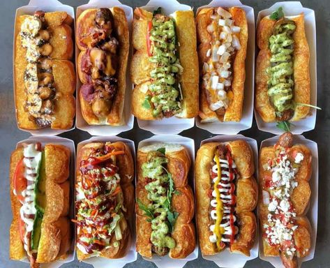 Shock Mansion, Gourmet Hot Dogs, Sweet Heat, Hot Dog Recipes, Dog Recipes, Favorite Snack, Sriracha, Interesting Food Recipes, Food Menu