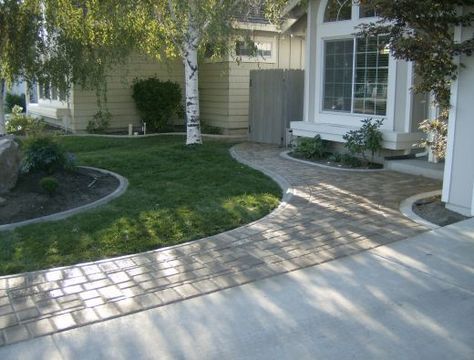 Great walkway addition. Front Yard Walkway, Start Gardening, Front Yard Patio, Modern Front Yard, Front Walkway, Small Front Yard Landscaping, Small Front Yard, Driveway Landscaping, Front Yard Design