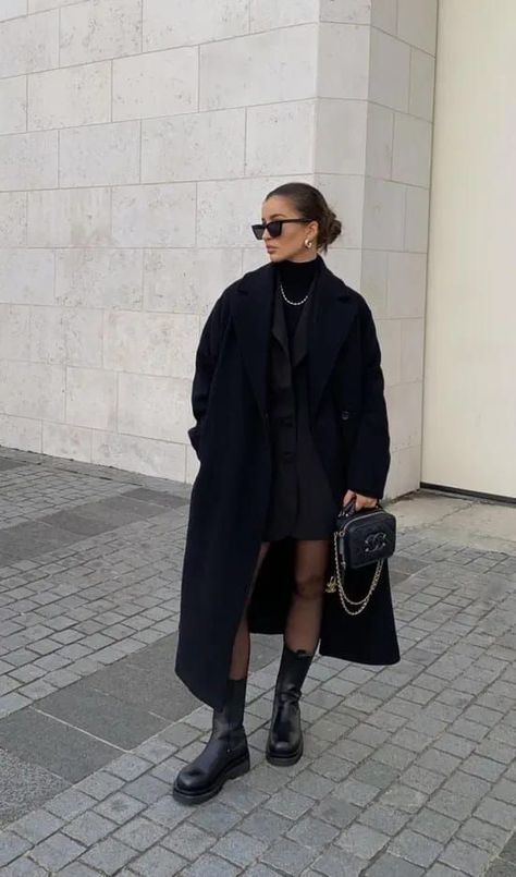 Madrid Outfits, Ny Outfits, Europe Outfits, Winter Fashion Outfits Casual, Cold Outfits, Woman Suit Fashion, Womens Fashion Inspiration, Battery Storage, Looks Street Style