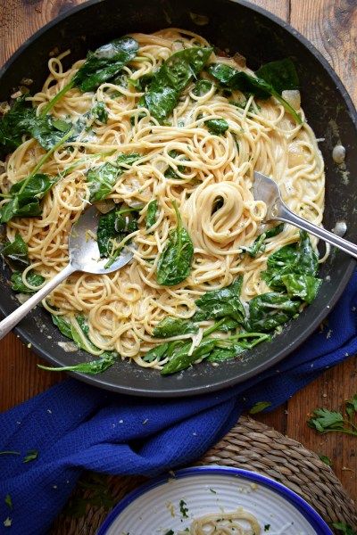 Spinach & Lemon Spaghetti - Julia's Cuisine Moroccan Lentil Soup, Moroccan Soup, Salad Appetizer Cups, Spaghetti With Spinach, Canned Spaghetti Sauce, Vegetarian Spaghetti, Lemon Spaghetti, Lemon Garlic Pasta, Meat Meals