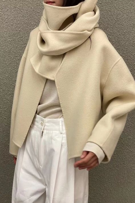 Minimal Winter Outfit, Emily Walker, Minimalism Clothes, Style Rules, Corporate Outfits, Just Style, Coat Design, Minimal Fashion, Fancy Dresses