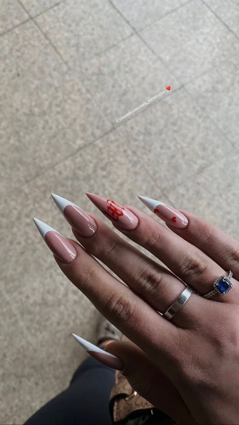 Stilleto Nails With Initials, Initial Nails Stiletto, Stiletto Nails With Initials, R Initial Nails, Acrylic Nails With Initials, Initials On Nails, Nails With His Initials, Nails With Initials, Initial Nails