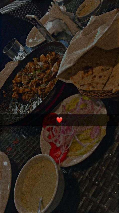 HamDan❤️ Resturent Pic, Food Photography In Restaurant, Fake Snap Pics Food, Snap Food Restaurant, Fake Snaps Day, Restaurant Food Snap, Food Pics Instagram, Fast Food Snap, Food Snapchat Instagram