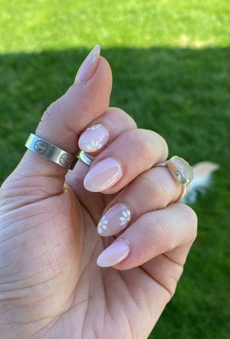 Hard Gel Nails, Daisy Nails, Almond Shape Nails, Cute Gel Nails, Toxic Free, Shellac Nails, Neutral Nails, Dipped Nails, Pretty Acrylic Nails