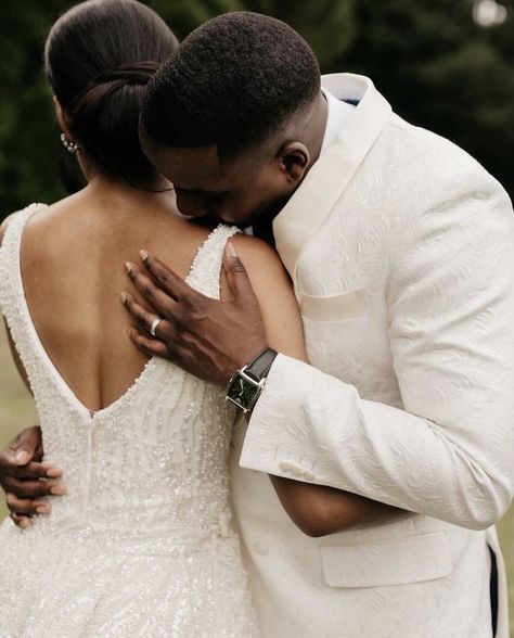 Black Couple Wedding Photoshoot, Black Couples Wedding Pictures, Staged Wedding Photo Shoot, Black Wedding Couple, Wedding Photography Black Couples, Black Couple Wedding Photos Aesthetic, Black Married Couples Wedding Day, Black Wedding Photos, Wedding Photos Interracial