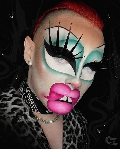 Drag Smokey Eye, Easy Drag Makeup, Goth Drag Queen, Goth Drag Makeup, Drag Queen Makeup Looks, Makeup Ideas Crazy, Drag Eye Makeup, Makeup Looks Crazy, Drag Makeup Ideas