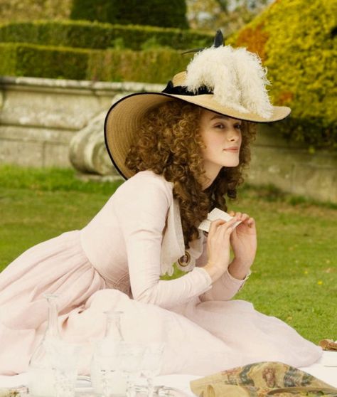 Keira Knightley as Georgiana, Duchess of Devonshire in The Duchess (2008). America Singer And Maxon Schreave, Royal Dresses Princesses, Kira Knightley, Georgiana Duchess Of Devonshire, Georgiana Cavendish, Duchess Of Devonshire, The Duchess Of Devonshire, Kiera Knightly, Maxon Schreave