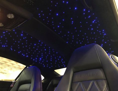 Car Roof Interior Ideas, Car Ceiling, Car Roof Decoration, Car Roof Lights, Star Roof Car, Starlights In Car, Diy Car Headliner Ideas, Cool Car Interior, Car Roof Interior Diy