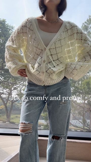 Aesthetic Crochet Cardigan Ideas, Knitting Cardigan Tutorial, Loose Crochet Cardigan, Crochet Ideas Cardigan, Light Crochet Cardigan, Crochet Ideas Sweater, Unique Crochet Clothes, Mesh Cardigan Outfit, Mesh Sweater Outfit